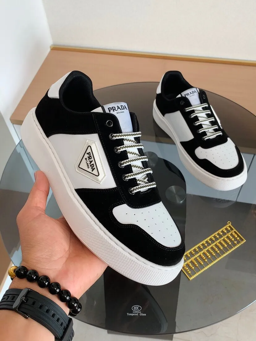 Factory price 420. 【PRADA】Prada’s latest 🎁🎁 fashionable casual men’s shoes 👟, hot style 💥 simple and elegant style, exclusive for trendy men. Exclusive official website latest brand 👑original decoration, fashionable and generous, original cowhide leather ✅ breathable sheepskin lining, official website designated wear-resistant casual outsole, classic model taken in real life 🎬38-44. Can be customized45